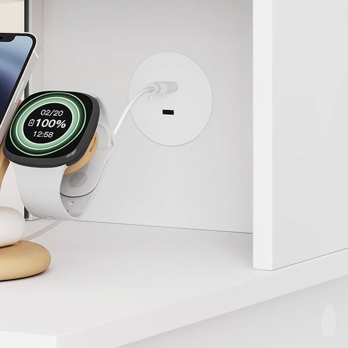 Los puertos USB-A y USB-C a la derecha del espejo del tocador
