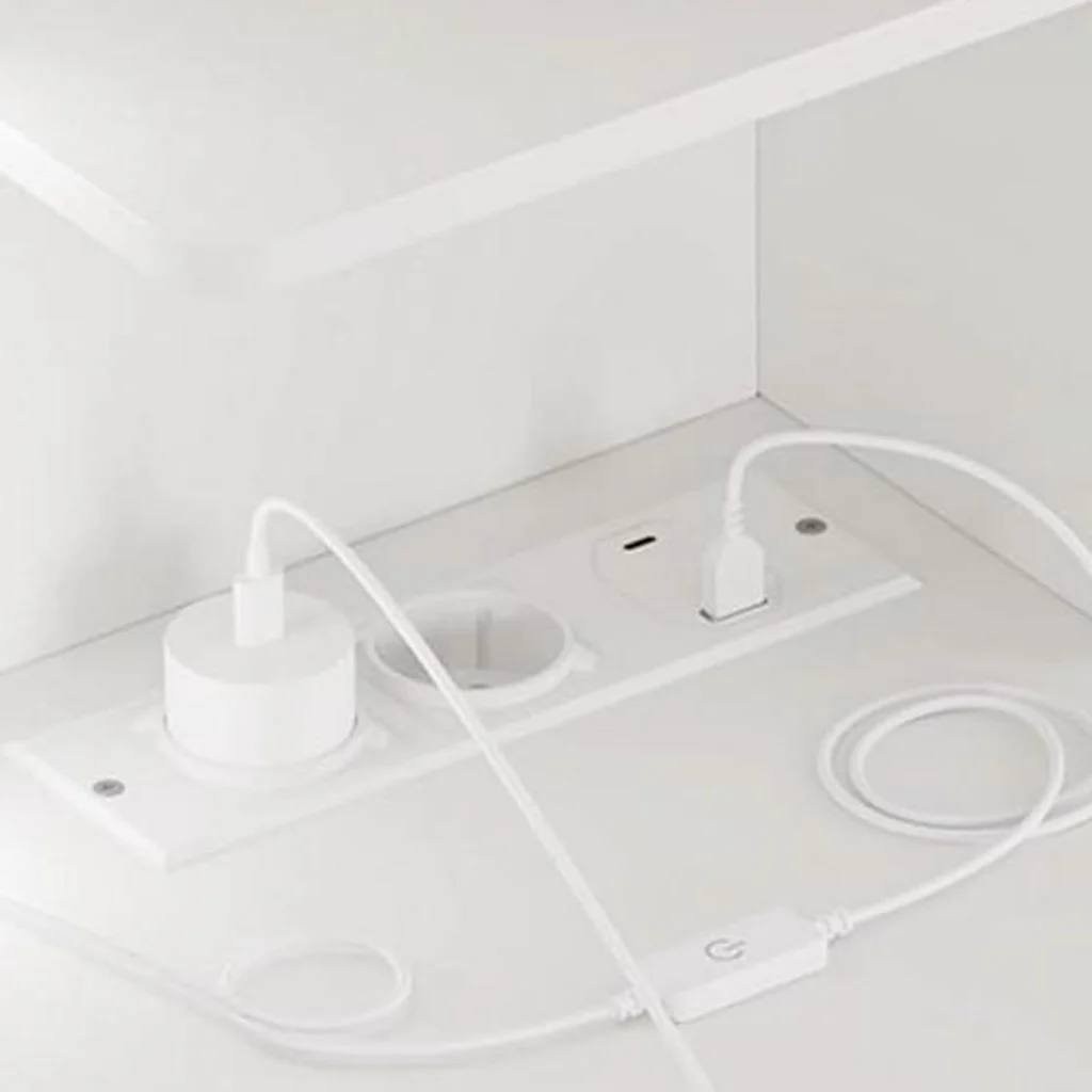 La regleta de la encimera: 2 enchufes, un puerto USB-A y un puerto USB-C